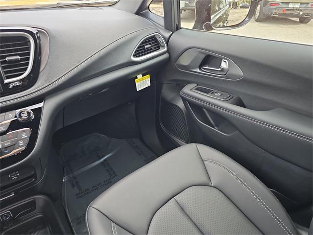 new 2026 Chrysler Pacifica car, priced at $37,778