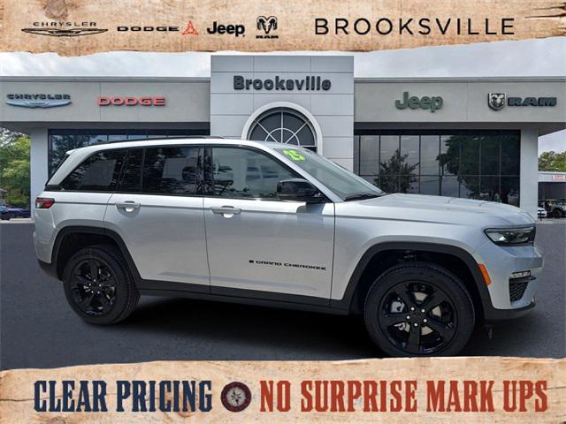 new 2025 Jeep Grand Cherokee car, priced at $47,131