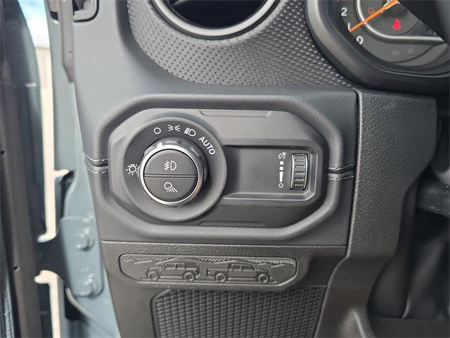 new 2025 Jeep Gladiator car, priced at $43,051