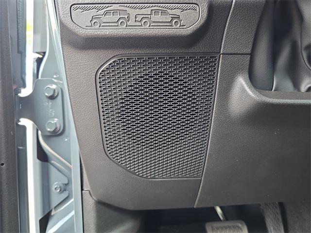 new 2025 Jeep Gladiator car, priced at $43,051