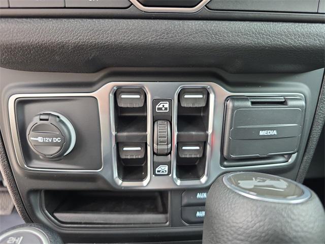 new 2025 Jeep Wrangler car, priced at $48,916