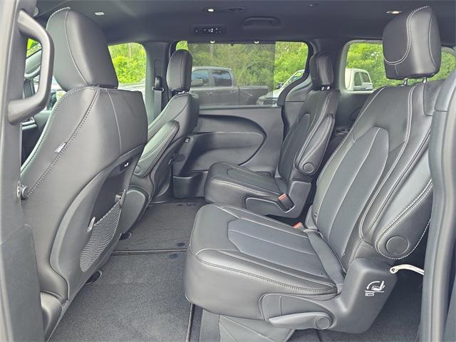 used 2025 Chrysler Pacifica car, priced at $37,995