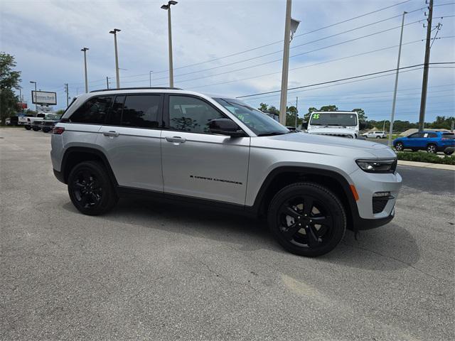 new 2025 Jeep Grand Cherokee car, priced at $41,017