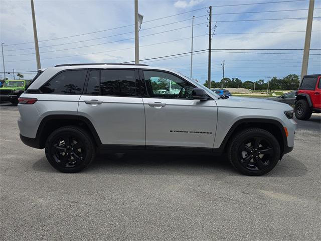 new 2025 Jeep Grand Cherokee car, priced at $41,017