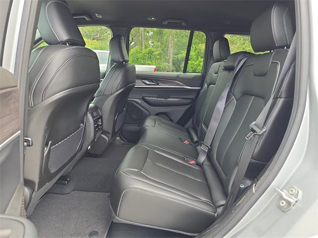 new 2025 Jeep Grand Cherokee car, priced at $41,017