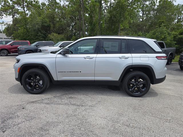 new 2025 Jeep Grand Cherokee car, priced at $41,017