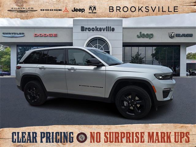 new 2025 Jeep Grand Cherokee car, priced at $41,017