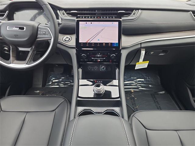 new 2025 Jeep Grand Cherokee car, priced at $41,017