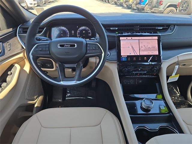 new 2025 Jeep Grand Cherokee car, priced at $41,017