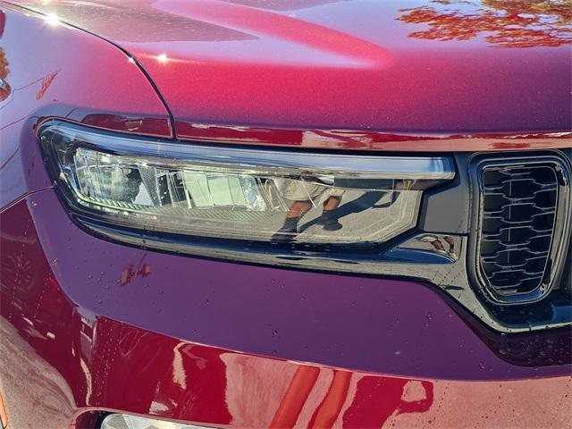 new 2025 Jeep Grand Cherokee car, priced at $41,017