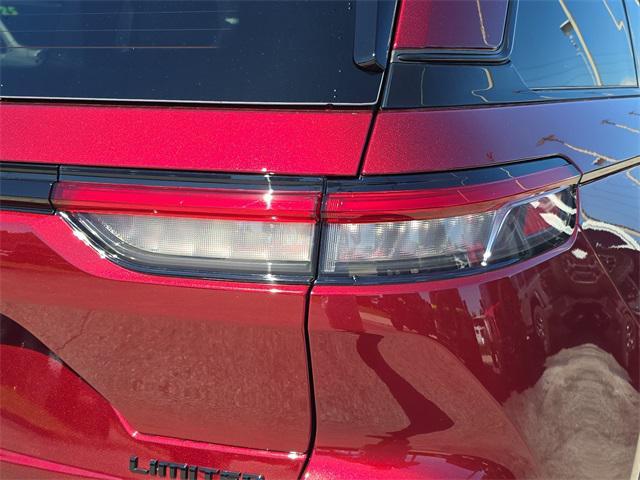 new 2025 Jeep Grand Cherokee car, priced at $41,017