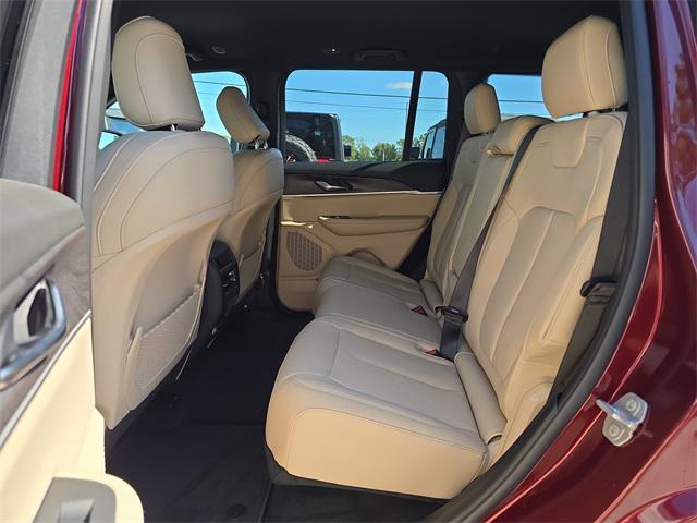 new 2025 Jeep Grand Cherokee car, priced at $41,017