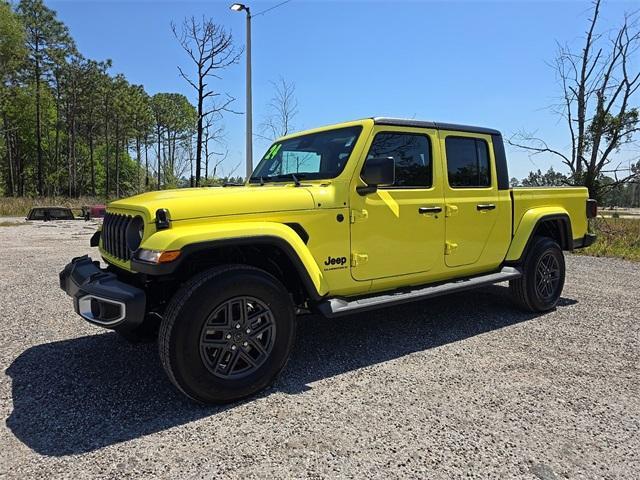 new 2024 Jeep Gladiator car, priced at $43,619