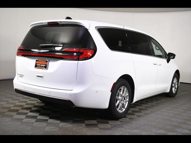 new 2025 Chrysler Pacifica car, priced at $41,999