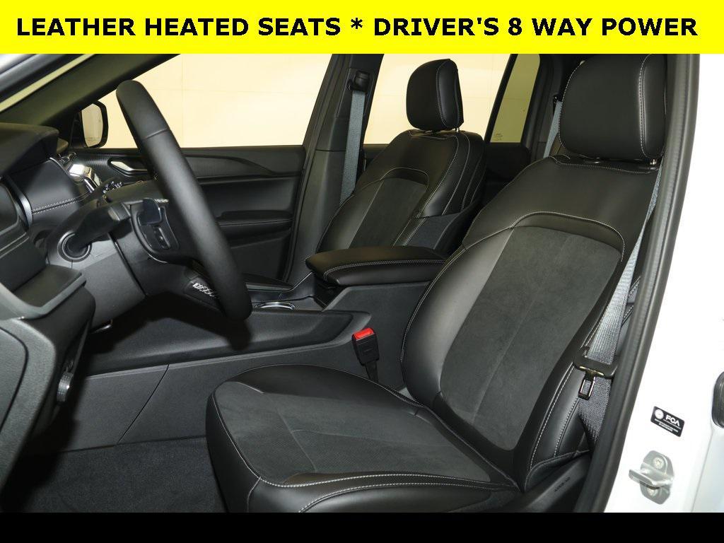 new 2025 Jeep Grand Cherokee car, priced at $44,131