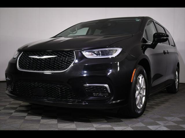 used 2024 Chrysler Pacifica car, priced at $33,838
