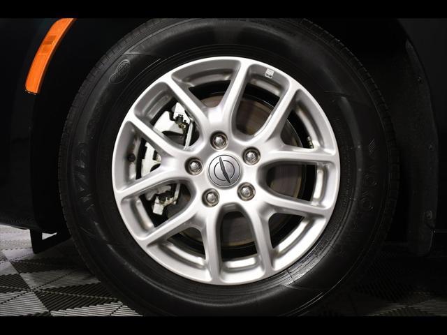 used 2024 Chrysler Pacifica car, priced at $33,838