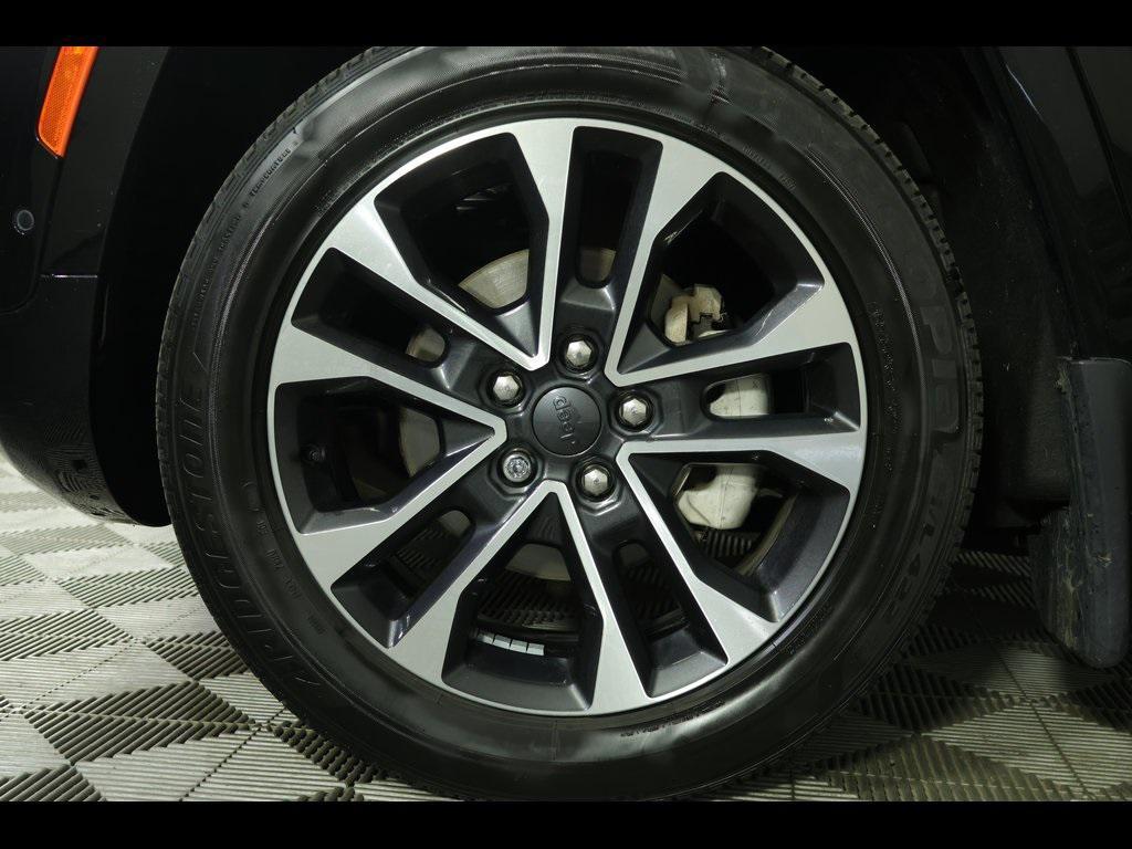 used 2022 Jeep Grand Cherokee car, priced at $39,652