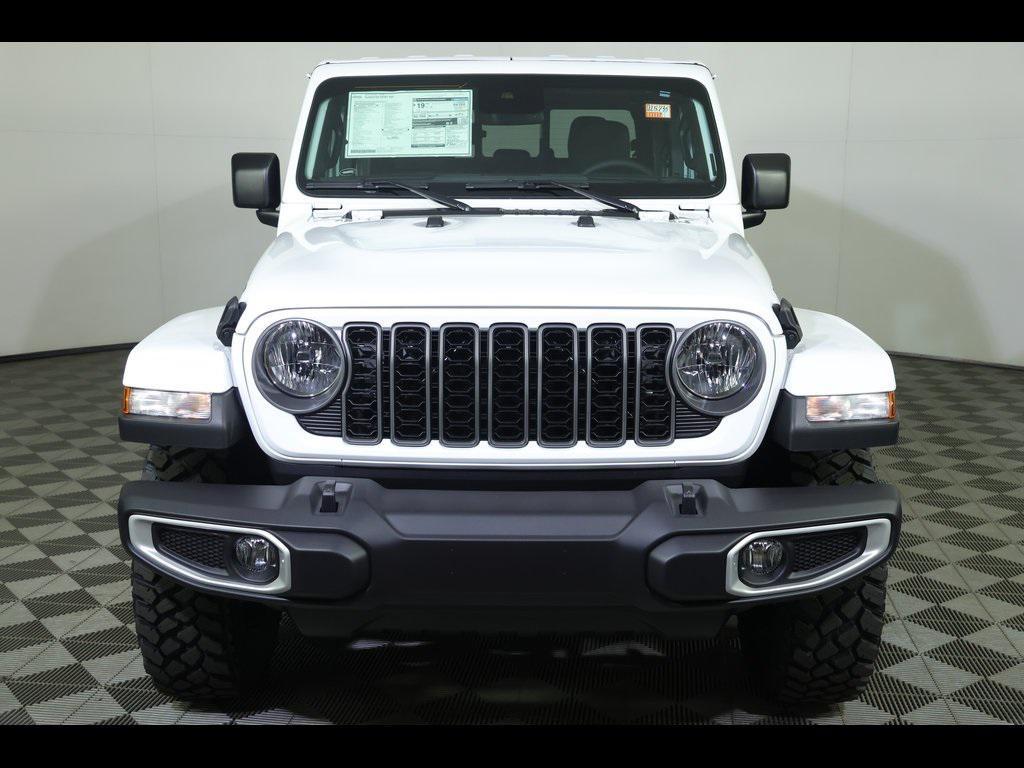 new 2025 Jeep Gladiator car, priced at $37,999
