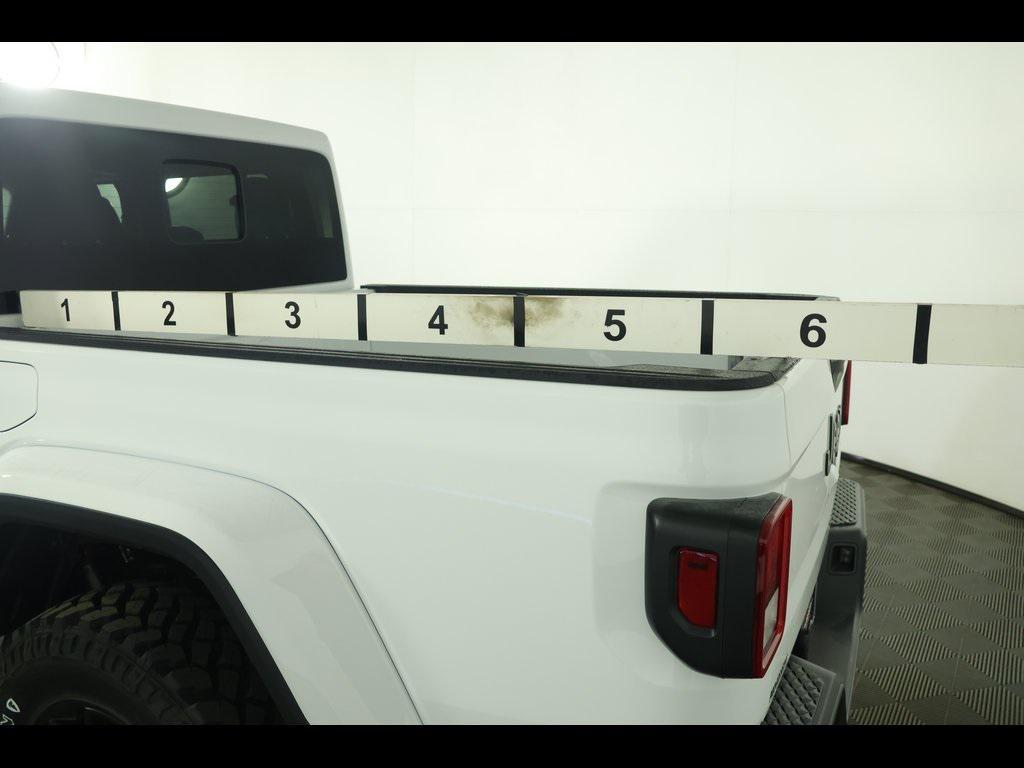 new 2025 Jeep Gladiator car, priced at $37,999