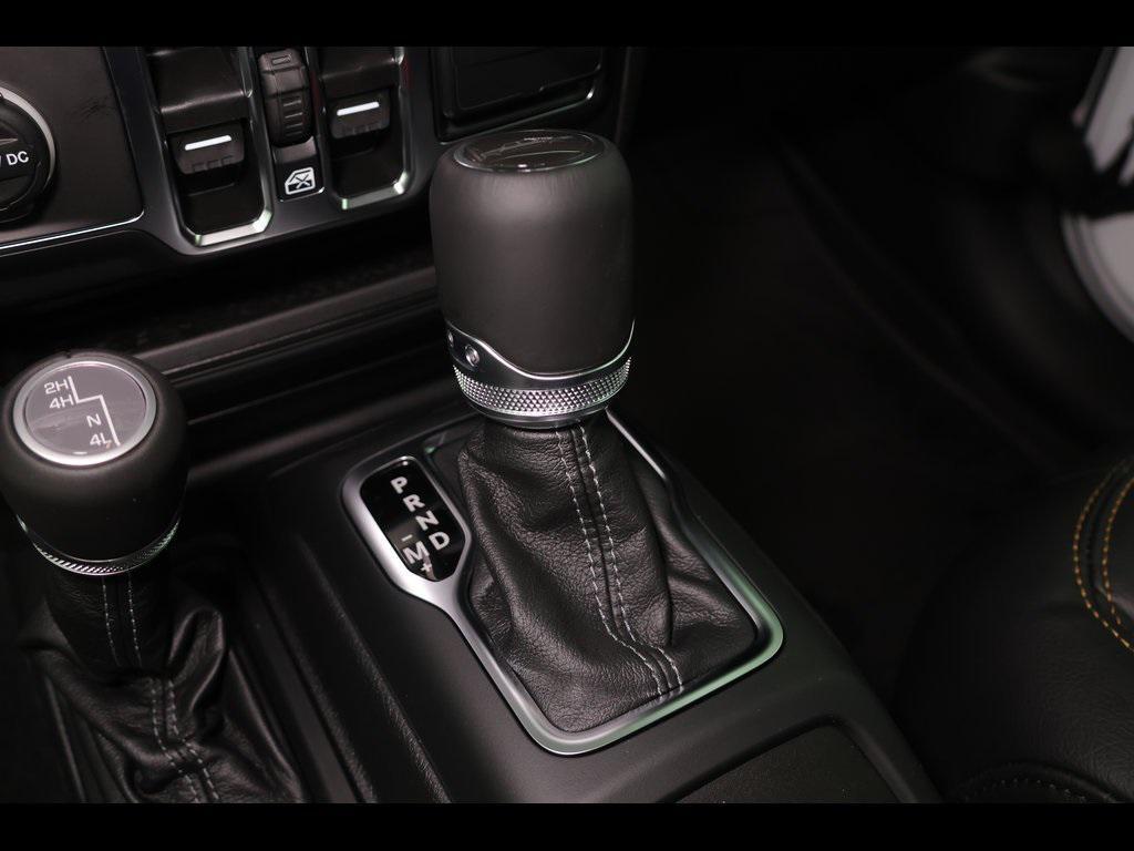 new 2025 Jeep Gladiator car, priced at $37,999