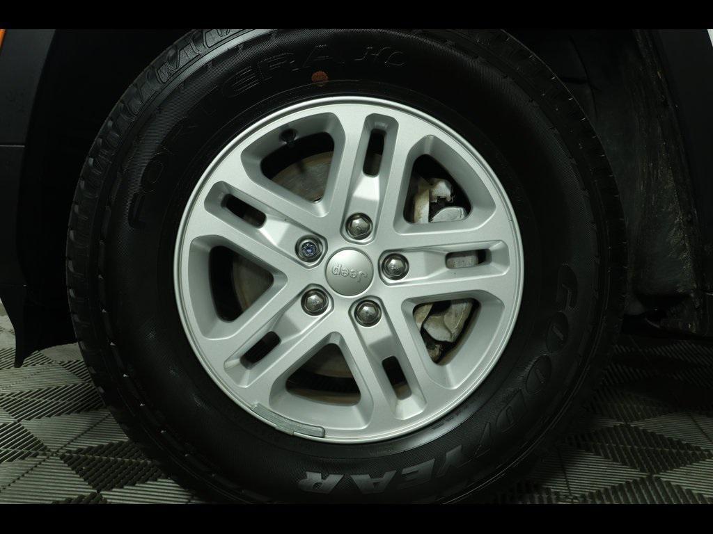 used 2023 Jeep Grand Cherokee car, priced at $31,892
