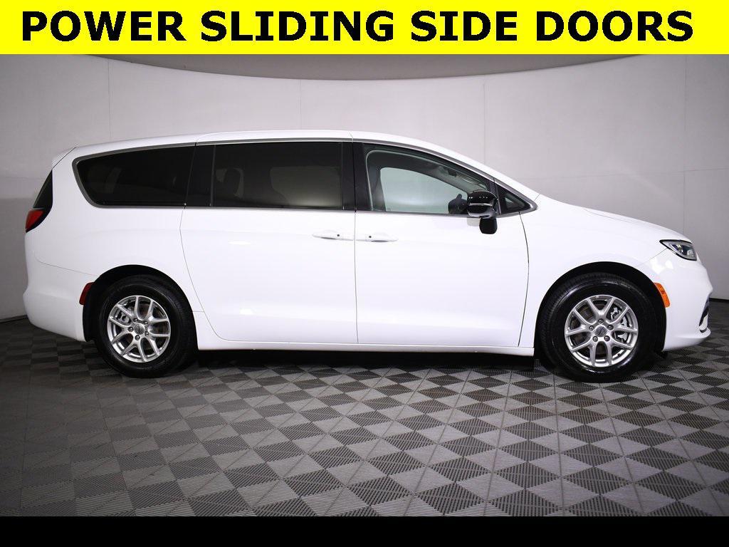 used 2024 Chrysler Pacifica car, priced at $31,672
