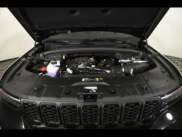 new 2025 Jeep Grand Cherokee car, priced at $48,035