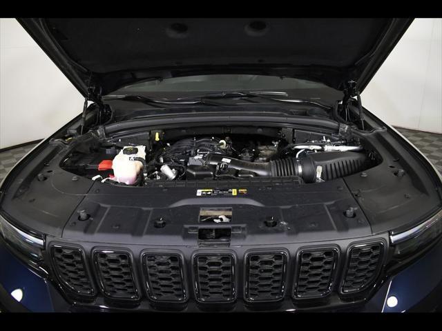 used 2024 Jeep Grand Cherokee car, priced at $40,999