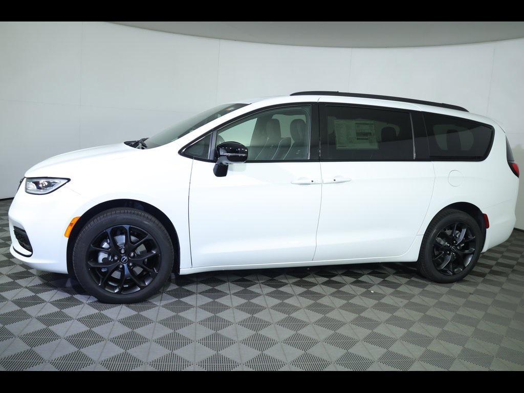 new 2026 Chrysler Pacifica car, priced at $59,695