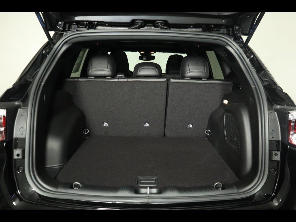 new 2025 Jeep Compass car, priced at $32,999