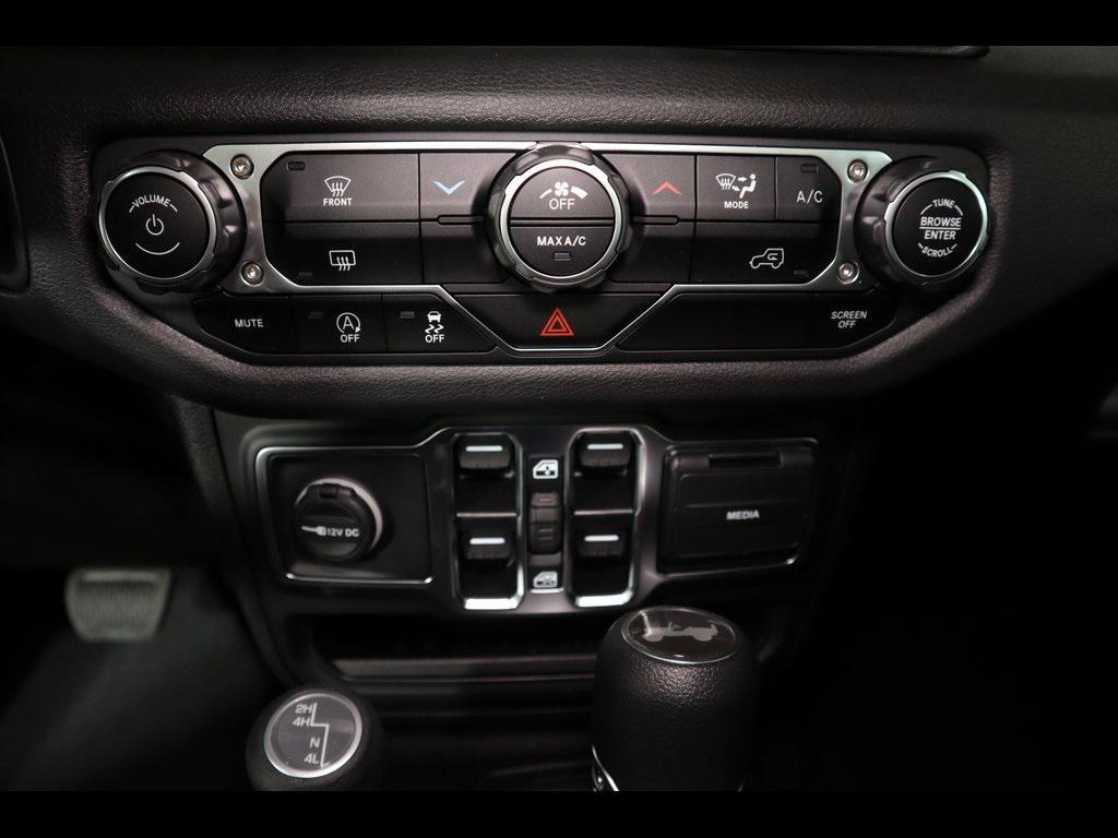 new 2025 Jeep Wrangler car, priced at $39,679