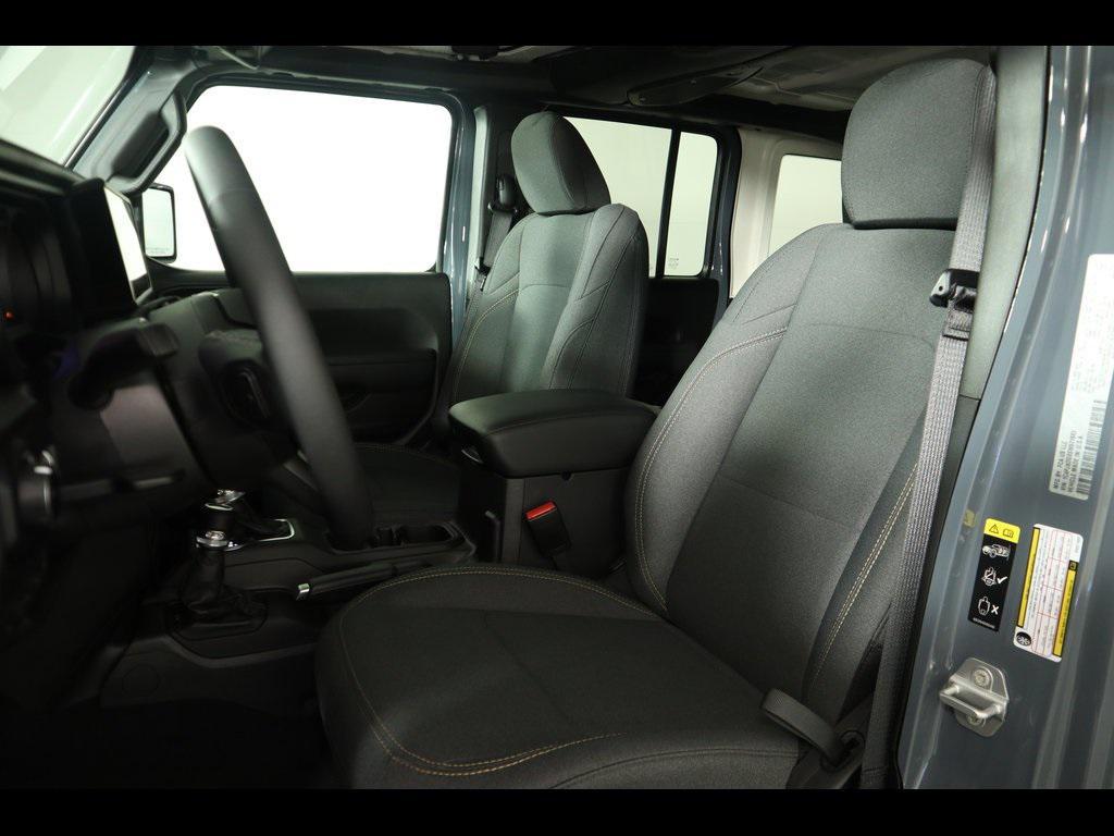 new 2025 Jeep Wrangler car, priced at $39,679