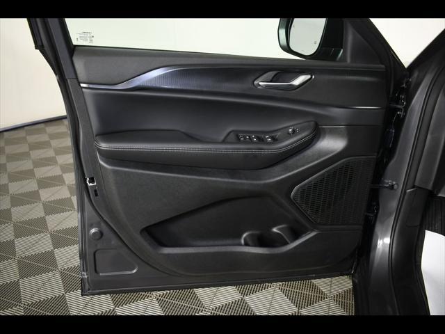 new 2025 Jeep Grand Cherokee car, priced at $39,767