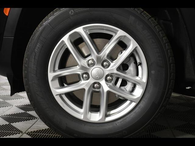 new 2025 Jeep Grand Cherokee L car, priced at $42,929