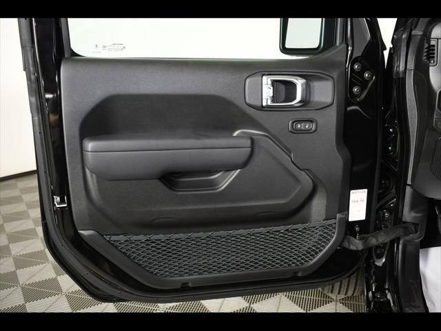 new 2025 Jeep Wrangler car, priced at $32,190