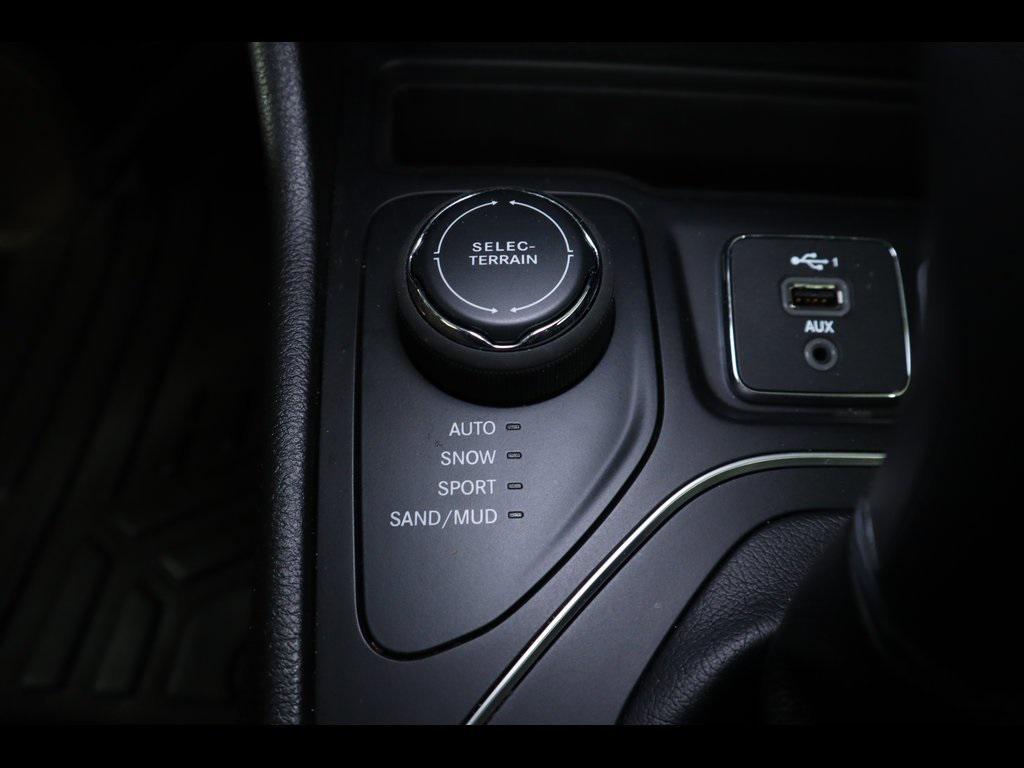 used 2022 Jeep Cherokee car, priced at $21,725