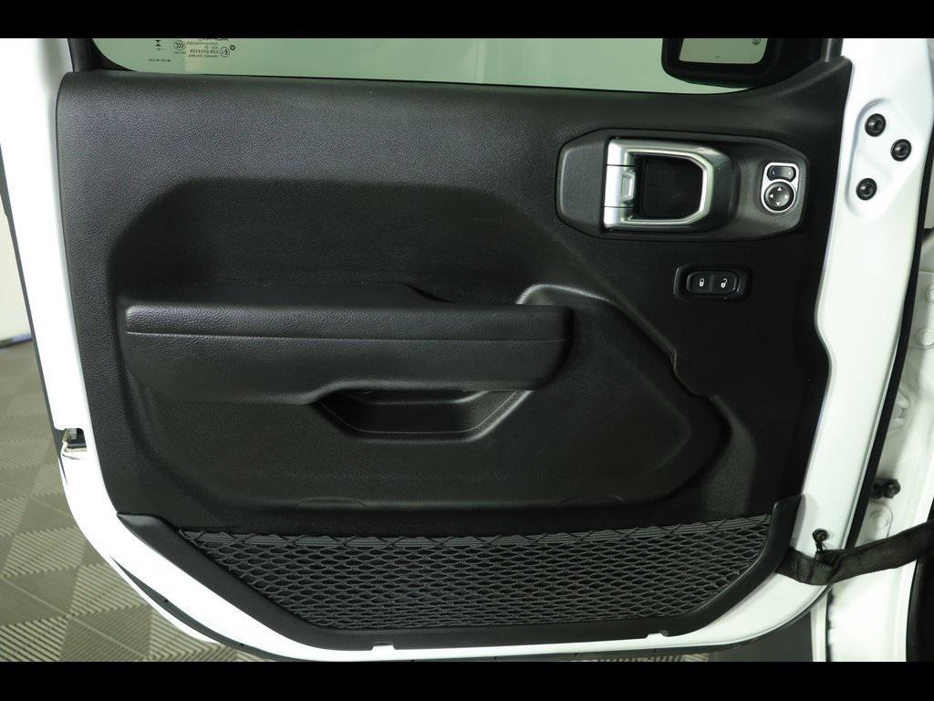 used 2023 Jeep Gladiator car, priced at $35,121