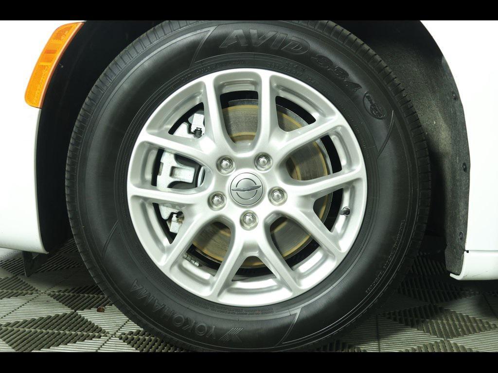 used 2024 Chrysler Pacifica car, priced at $33,897