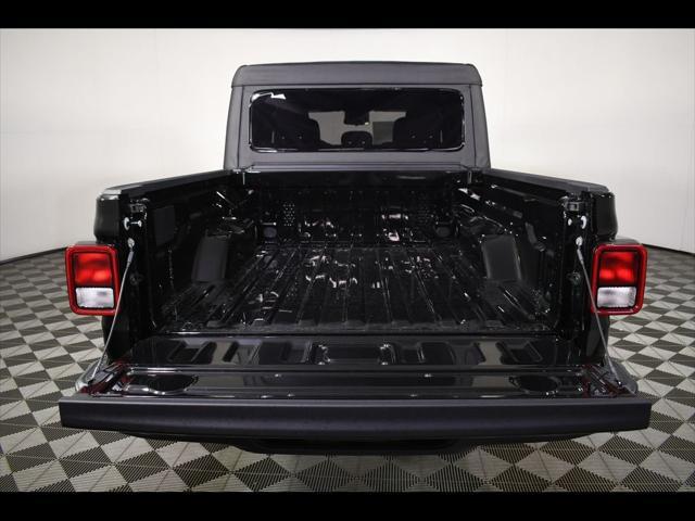 new 2025 Jeep Gladiator car, priced at $42,608