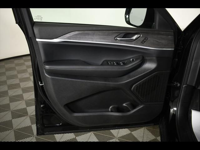 new 2025 Jeep Grand Cherokee car, priced at $44,071
