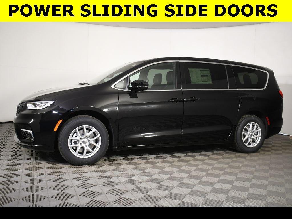 new 2025 Chrysler Pacifica car, priced at $37,445