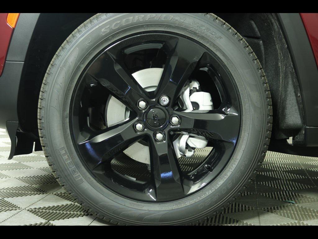 new 2025 Jeep Grand Cherokee car, priced at $40,235