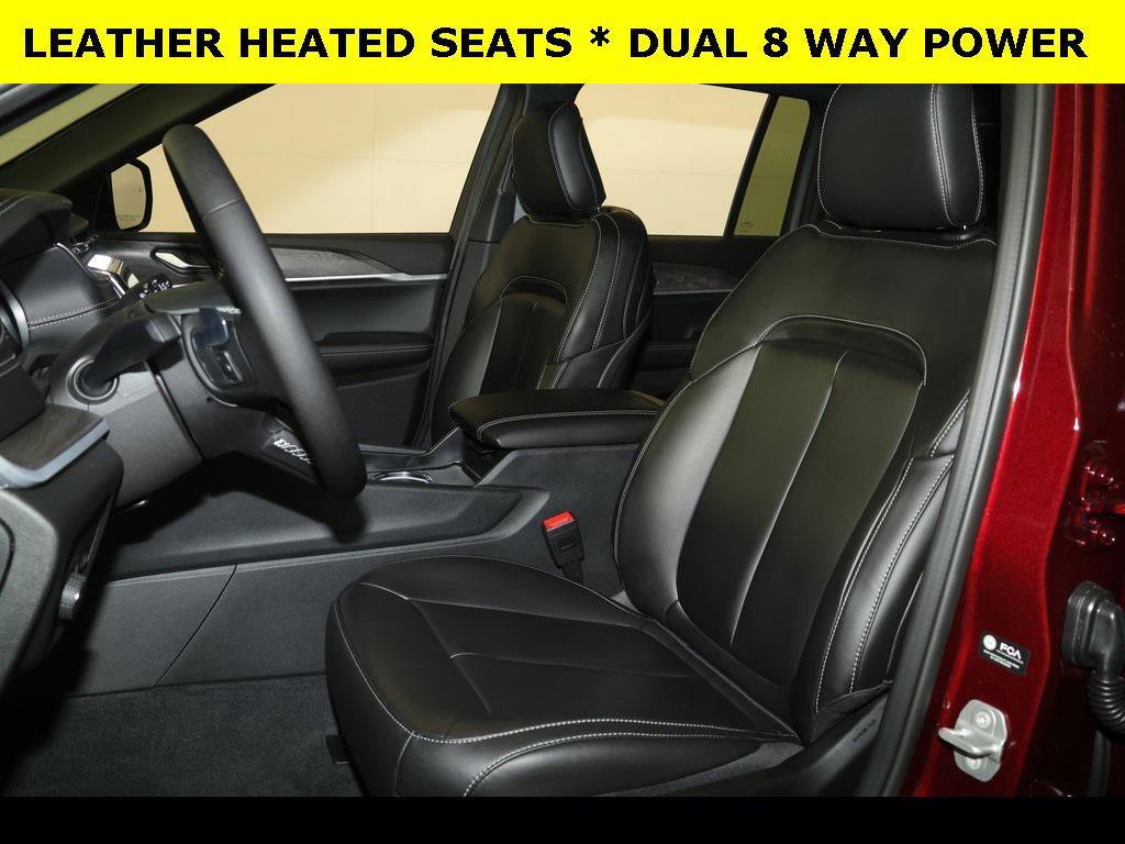 new 2025 Jeep Grand Cherokee car, priced at $40,235
