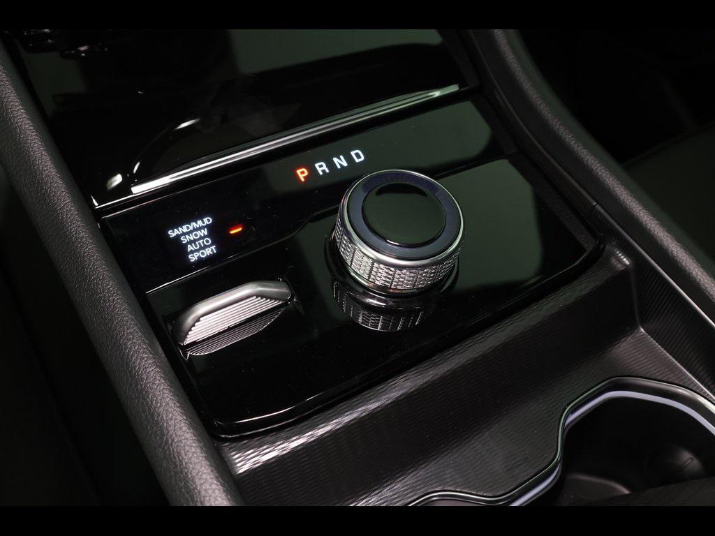 new 2025 Jeep Grand Cherokee car, priced at $40,235