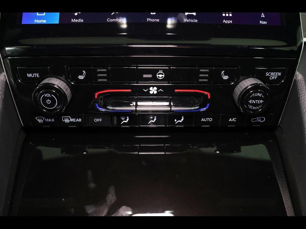 new 2025 Jeep Grand Cherokee car, priced at $40,235