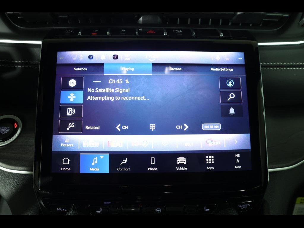 new 2025 Jeep Grand Cherokee car, priced at $40,235