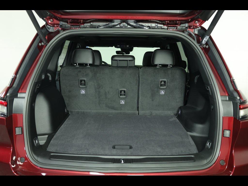 new 2025 Jeep Grand Cherokee car, priced at $40,235