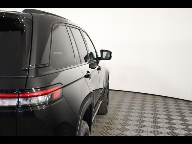 new 2025 Jeep Grand Cherokee car, priced at $50,860