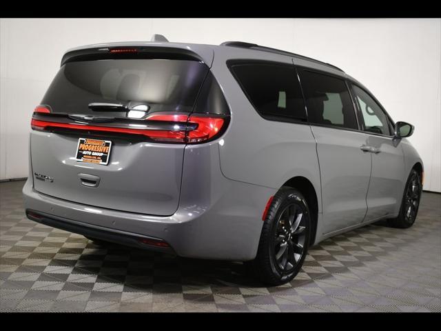 used 2021 Chrysler Pacifica car, priced at $25,735